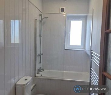 2 bedroom semi-detached house to rent - Photo 2