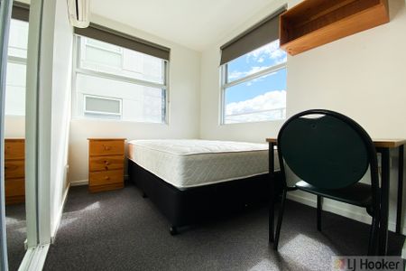 Fantastic Fully Furnished Apartment in Carlton for Lease! - Photo 3