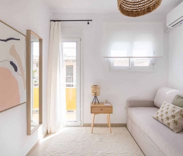 Athenian 3BR seaside property in Alimos - Photo 4