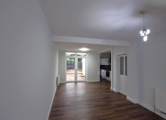 3 bedroom house - terraced to rent - Photo 1