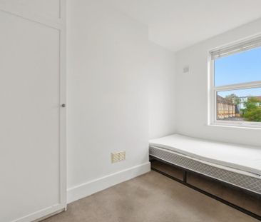 2 bedroom end of terrace house to rent - Photo 1