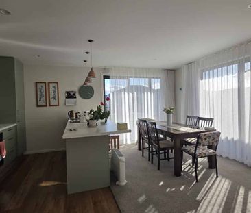 2 Bedroom Beauty in Berryfields - Photo 5