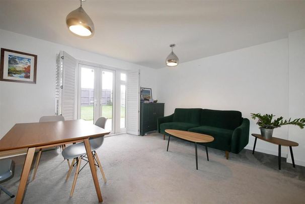 3 bedroom semi-detached house to rent - Photo 1