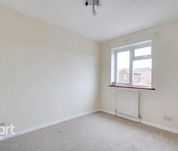3 bedroom link detached house to rent - Photo 5