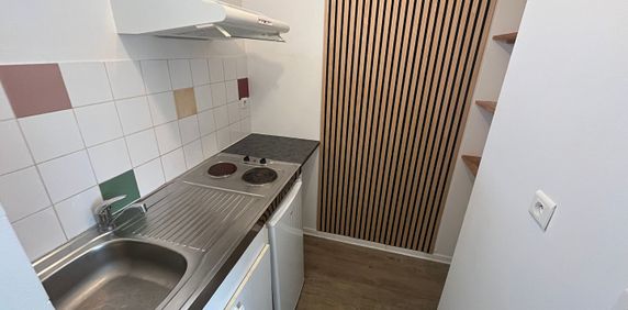Location Appartement 2 pièces 27m² - Photo 2