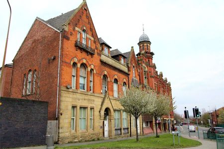 Furnished Two Bedroom Apartment in this historic Maypole Development. The Maypole is a listed conversion offering residents superb access to the City Centre. - Photo 5