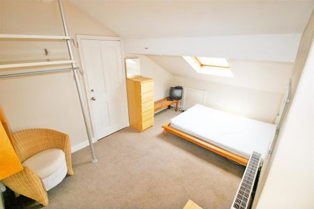 5 bedroom semi-detached house to rent - Photo 3