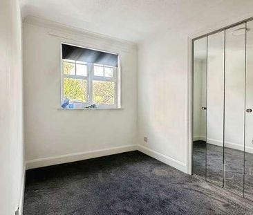 Queens Court, Knights Field, Luton, Bedfordshire, LU2 - Photo 4