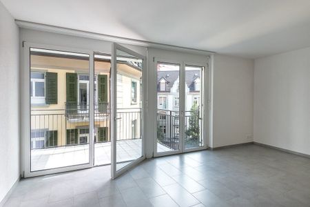 Modern city apartment right by the Oerlikon/Marktplatz train station! - Foto 2