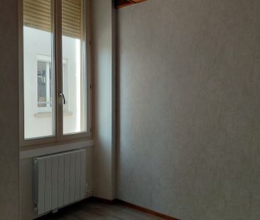 Location Appartement 1 pièce 28m² ST GENIX LES VILLAGES 73240 - Photo 4