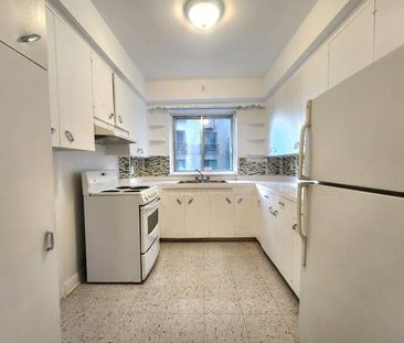 ** Because You Deserve HUGE 2bed, Concrete Building, CDN, UDM ** - Photo 1