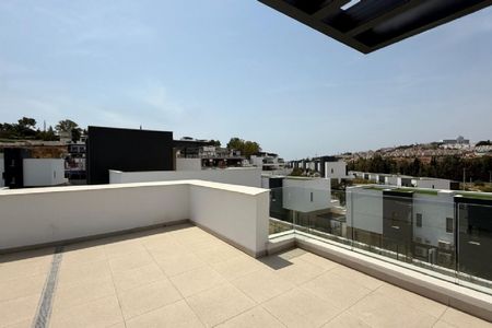 3 Bedroom Villa For Rent in Estepona, Málaga - Photo 4