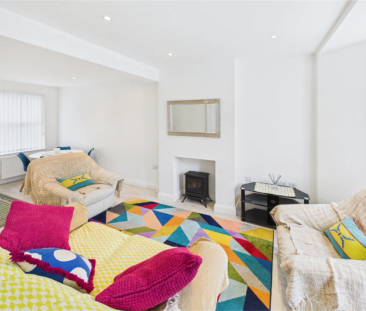 28 Windsor Road - Photo 2