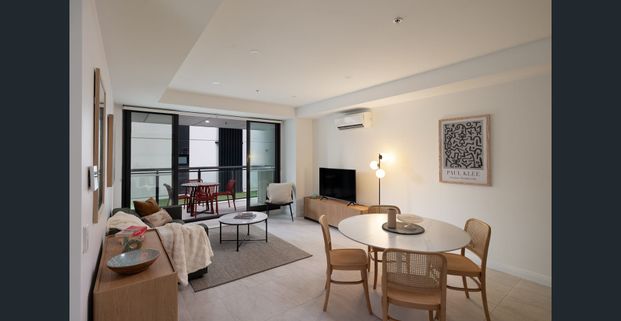 1-week rent free | Fully Furnished 1-Bedroom in the Heart of Parramatta - Photo 1