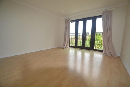 4 bedroom semi-detached house to rent - Photo 4