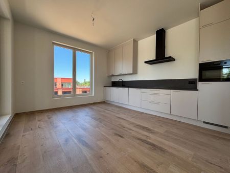 Lichtrijke penthouse met 2 slaapkamers in Sint-Lievens-Houtem - Photo 3