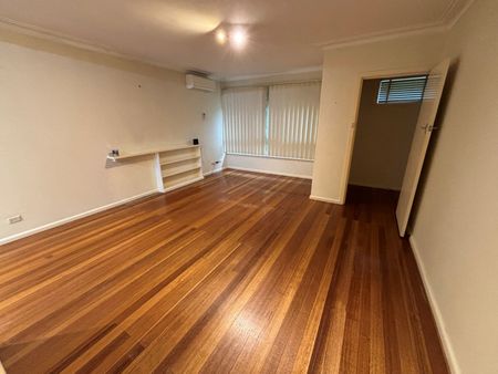 2/16 Allambee Avenue, Camberwell VIC 3124 - Photo 4