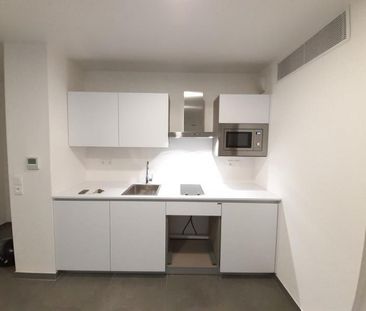 Location Appartement 2 pièces 36m² MARSEILLE 8ème - Photo 5