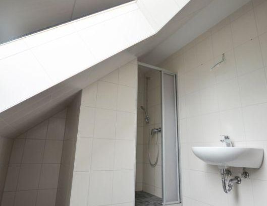 Charmante und großzügige Dachgeschosswohnung! - Foto 1