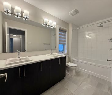 For Lease - 303 Canadensis Lane, Barrhaven, Ontario - Photo 4