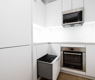 160 Huron Street - Photo 2