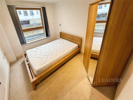 2 bedroom apartment to rent Mackenzie House, Chadwick Street, Leeds, LS10 - Photo 5