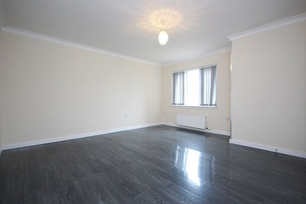 Inverlochy Crescent, Glasgow, G33 - Photo 1