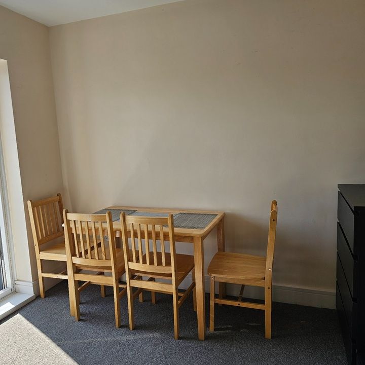 Room in a Shared Flat, Campbell Court, NW9 - Photo 1