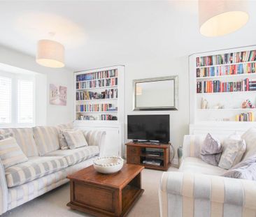 4 bedroom detached house to rent - Photo 1