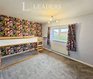 3 bedroom house to rent Bay View Crescent, Little Oakley, CO12 - Photo 4