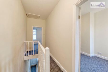 3 bedroom terraced house to rent - Photo 5