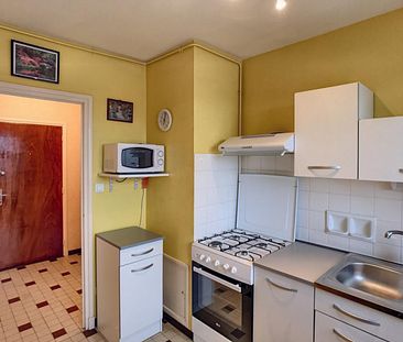 A LOUER - APPARTEMENT T2 - ROANNE SECTEUR GARE - Photo 3