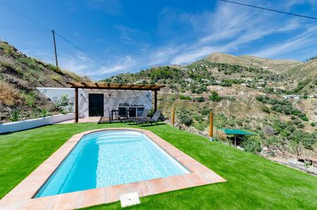 Country Property in Cómpeta, Andalucia, Natural Park of the Sierras Tejeda and Almijara - Photo 5