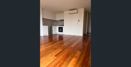 Urban convenience meets modern comfort in Coburg - Photo 2