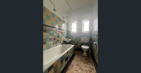 QUIET LOCATION - Art -Deco Splendor - Photo 3