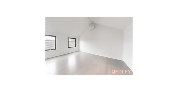 B A R K E R S - Photo 1