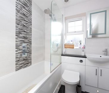 Picton Close, Camberley - 2 bedrooms Property for lettings - Seymours - Photo 6