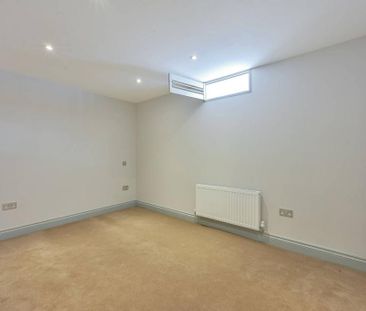 3 bedroom flat to rent - Photo 5