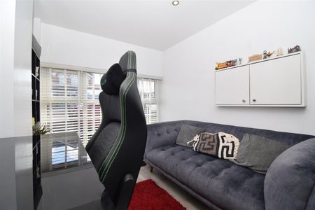 Lindale Grove, Wakefield - Photo 5