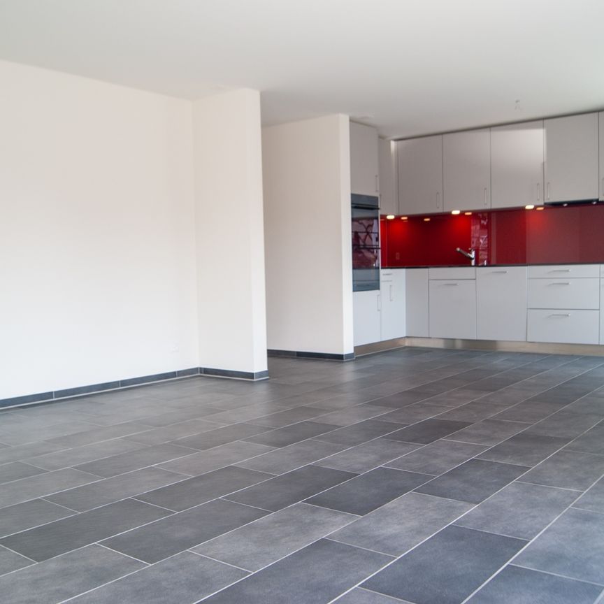 grosszügige 4.5 Zimmer-Wohnung in unmittelbarer Rheinnähe - Photo 1