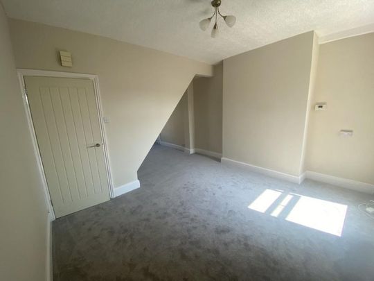 2 bedroom property to rent - Photo 1