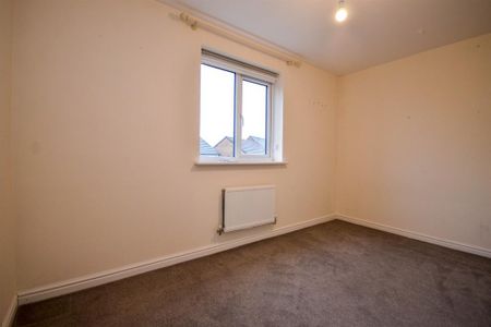 3 bedroom end of terrace house to rent - Photo 2