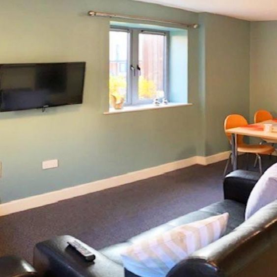 1 bedroom in a flat share to rent - Photo 1