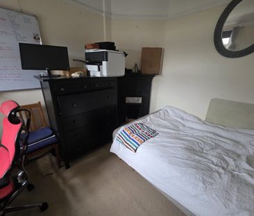 Room in a Shared House, Brisbane Avenue, SW19 - Photo 6