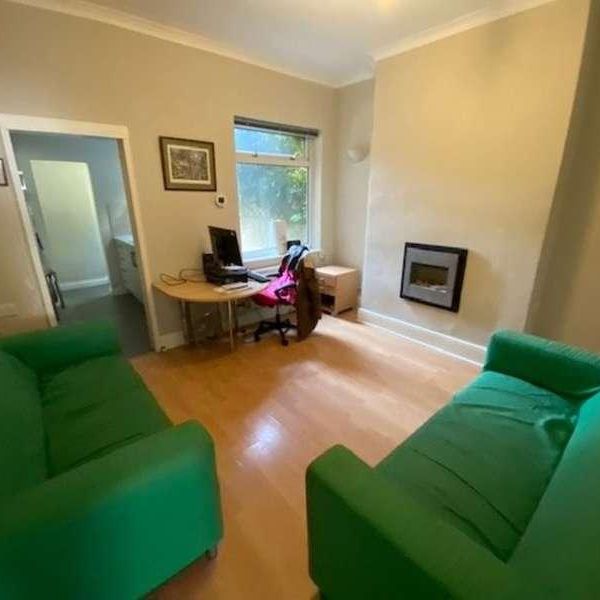 Rose Street, Room Two, YO31 - Photo 1