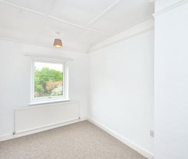 3 bedroom end of terrace house to rent - Photo 4
