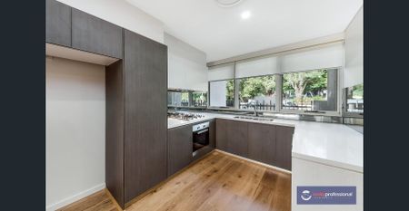 High-end of 3 bedrooms with ensuite plus additional toilet on ground floor - walking distance to Green Square Station - Photo 5