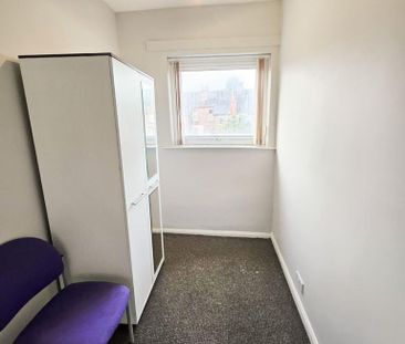 4 bedroom terraced house to rent - Photo 5