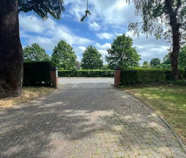 Flat to rent on - Photo 2