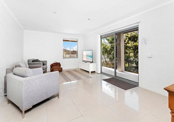 Immaculate large family home - the choice is yours! - Photo 1